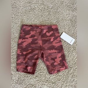 Lululemon Wunder Train HR Short 8”